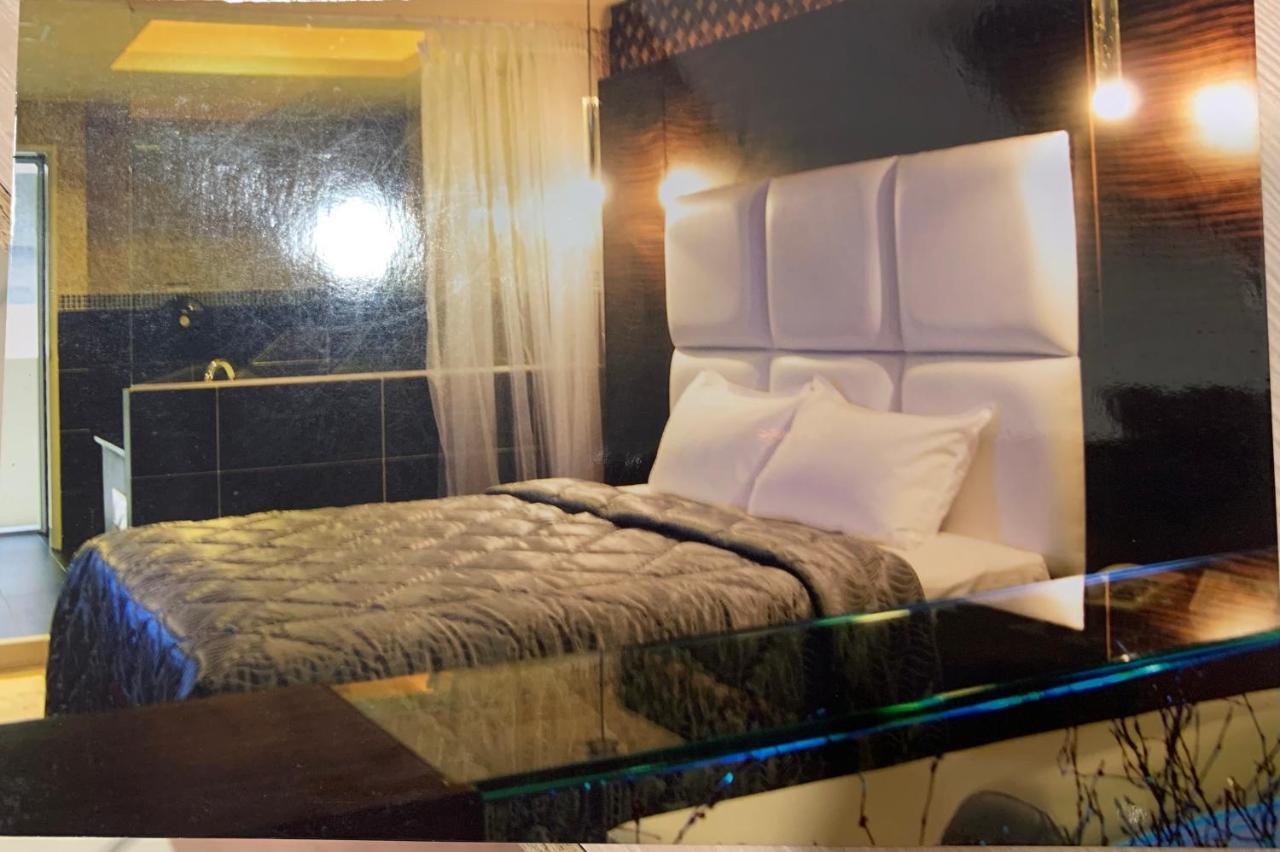 Alexander Motel Cao Hùng Ngoại thất bức ảnh