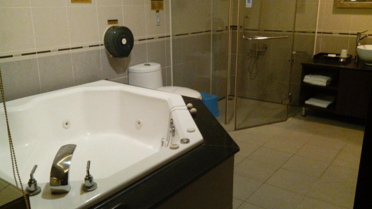 Alexander Motel Cao Hùng Ngoại thất bức ảnh