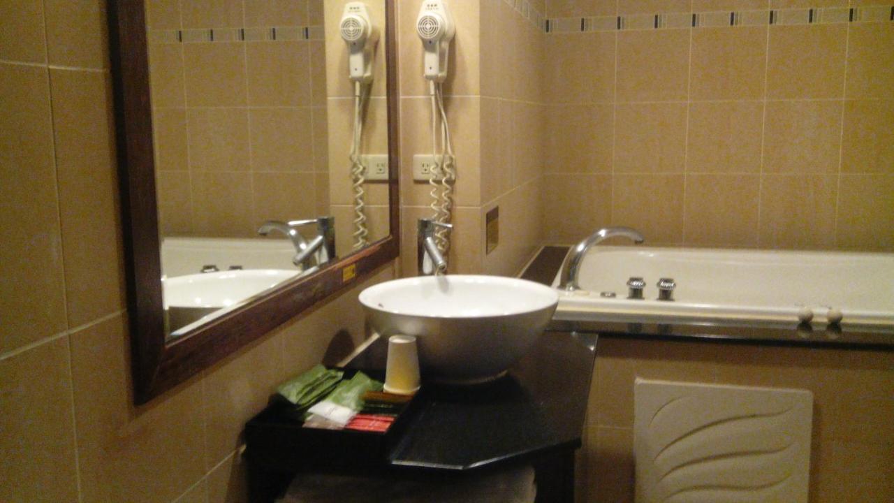 Alexander Motel Cao Hùng Ngoại thất bức ảnh